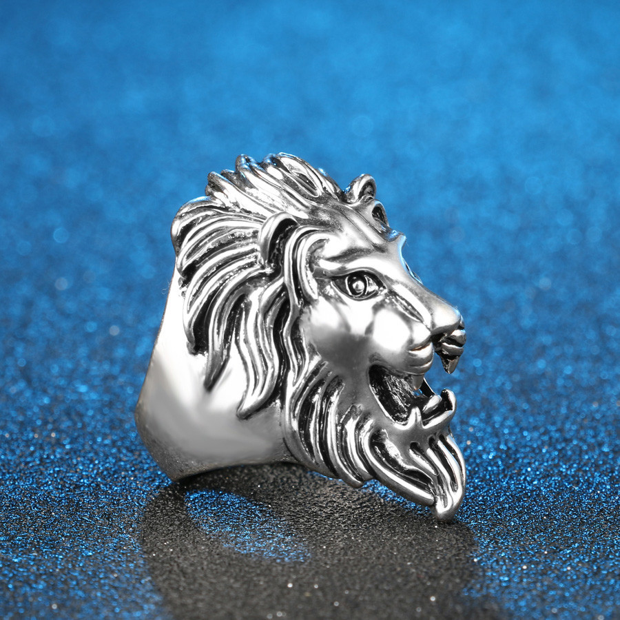 Golden Domineering Lion's Head Ring 4