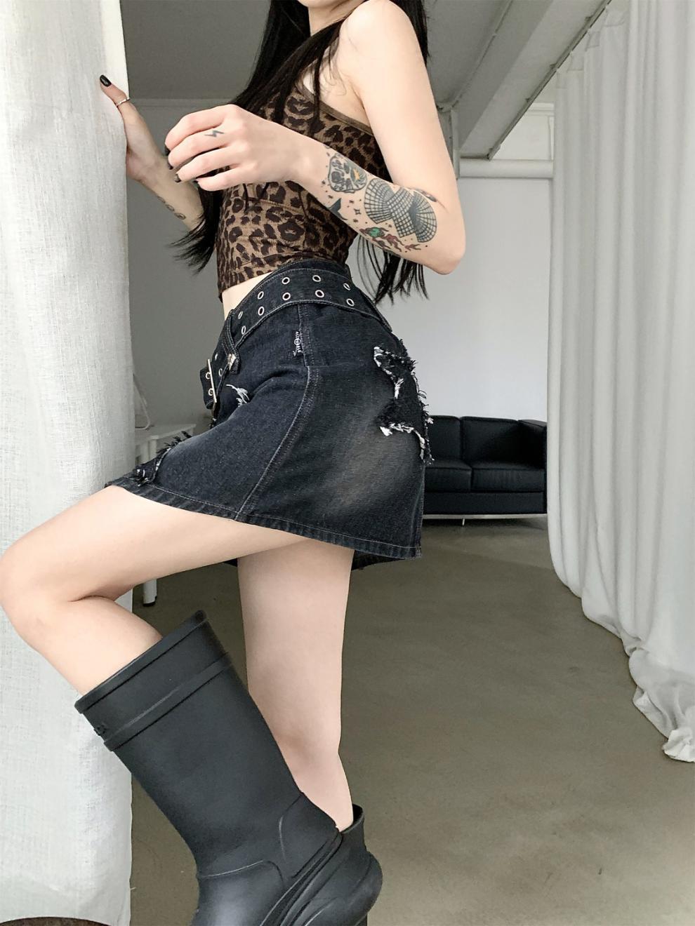 Hot Girl Retro Denim Skirt Close-Up