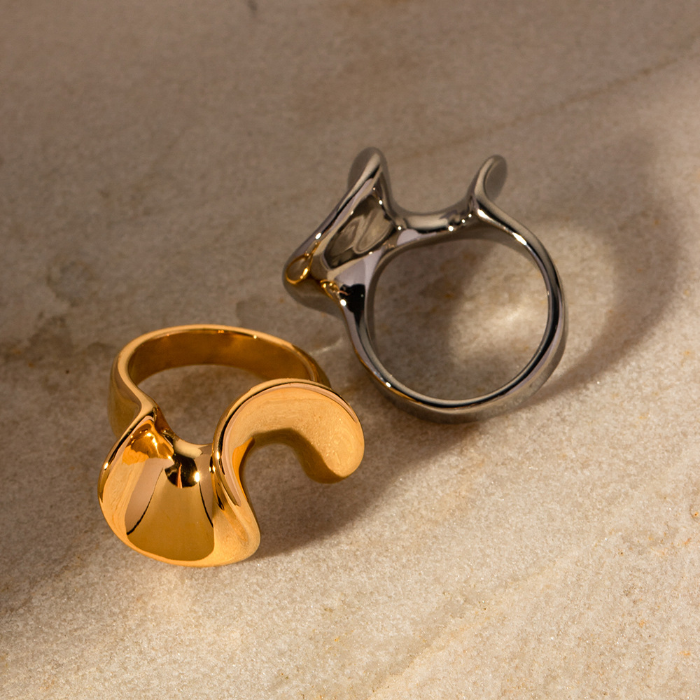 Ruffled Edge Ring Image 1
