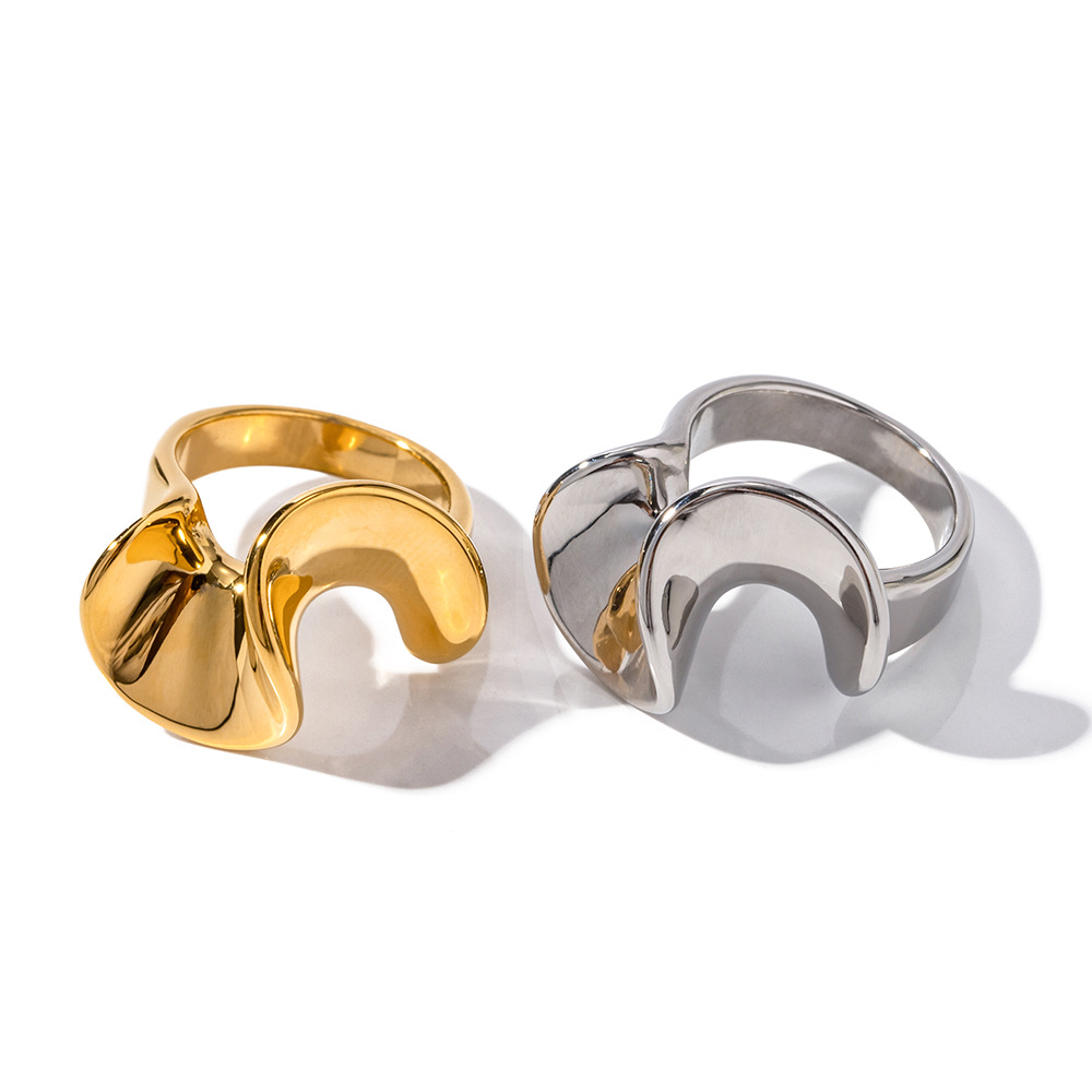 Ruffled Edge Ring Image 4