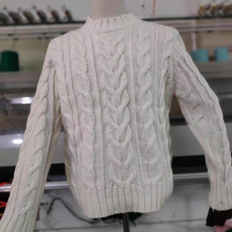 Fashion Men's Long-sleeved Padded Pullover Sweater Image 4