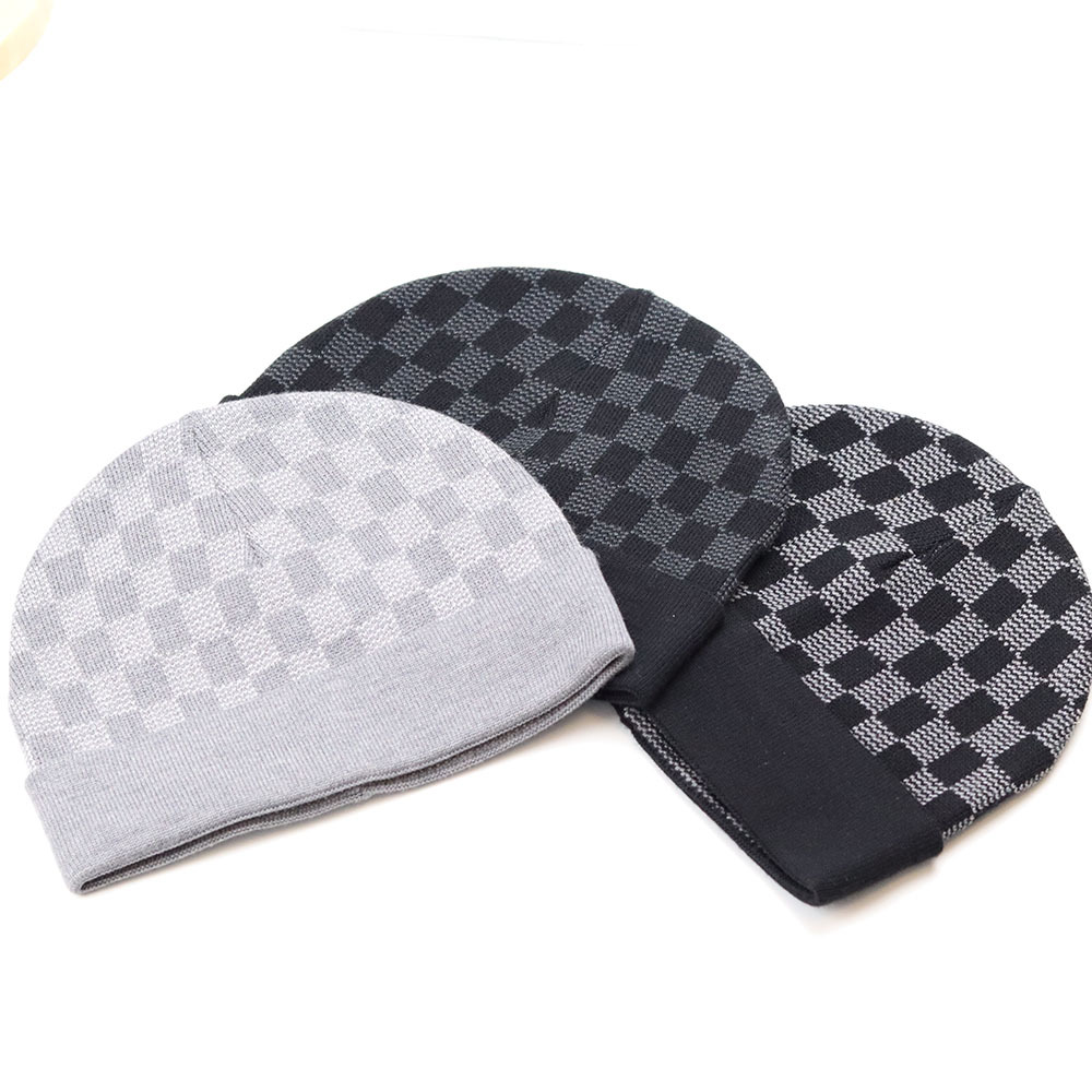 Chessboard Plaid Knitted Hat - Light Gray