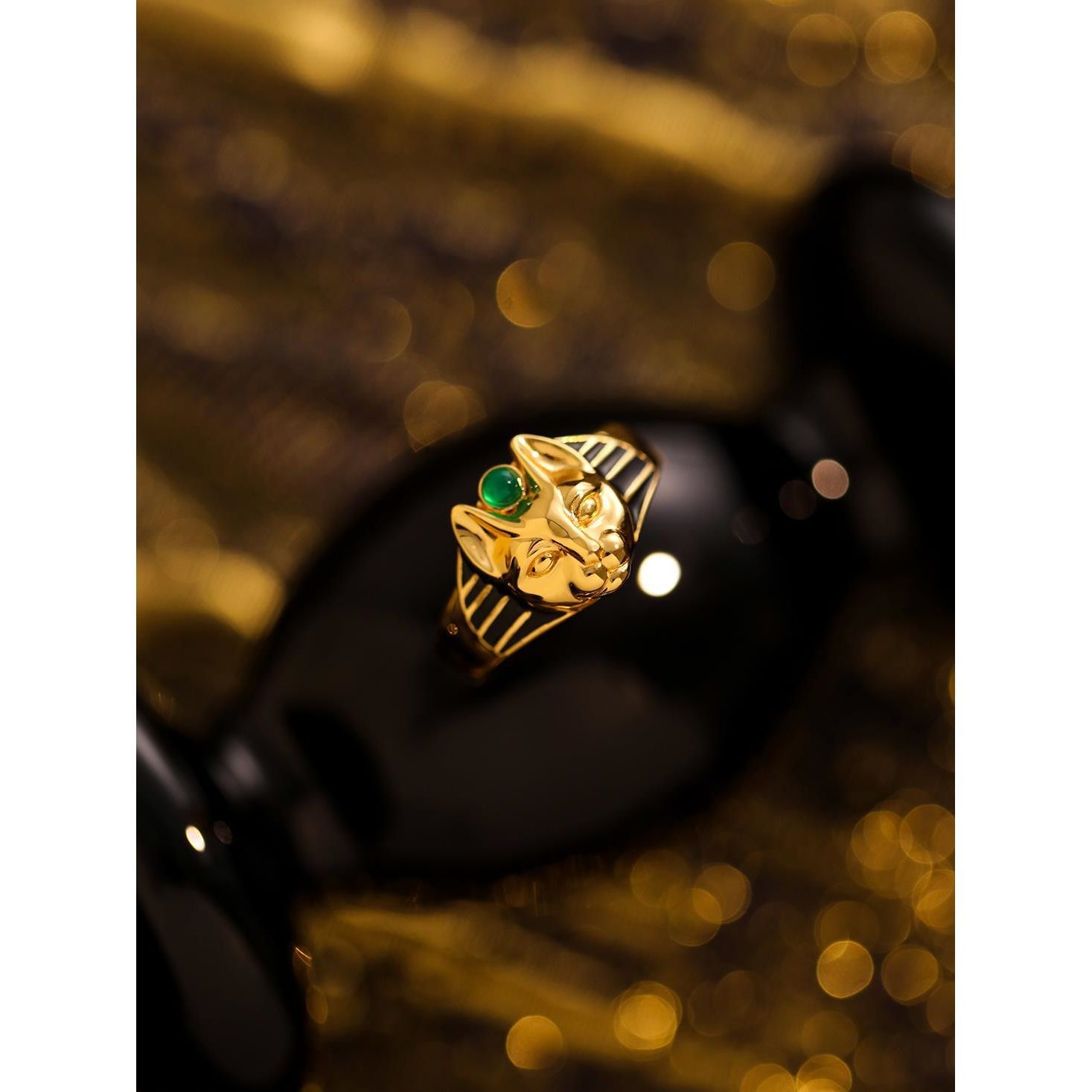 Retro Style Green Black Enamel Ring Image 1