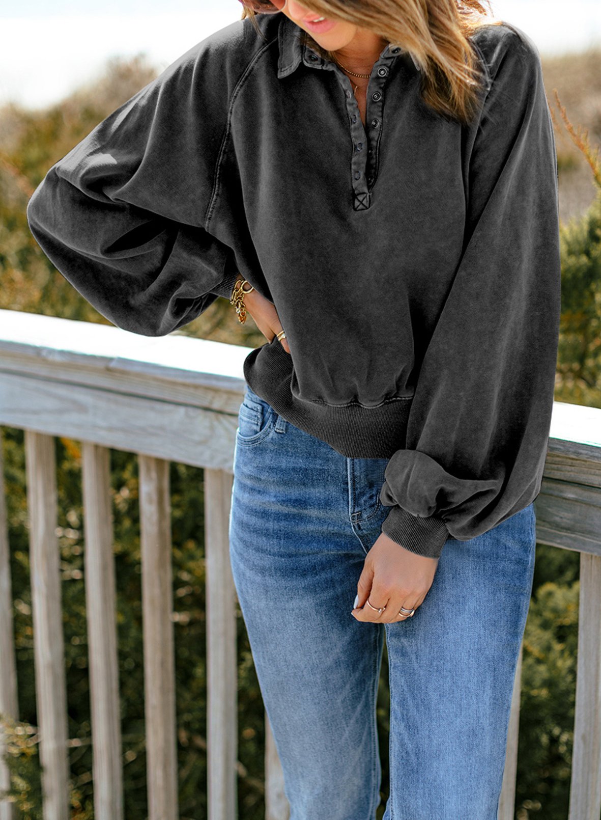 Blue-dyed V-neck Pullover Sweatshirt