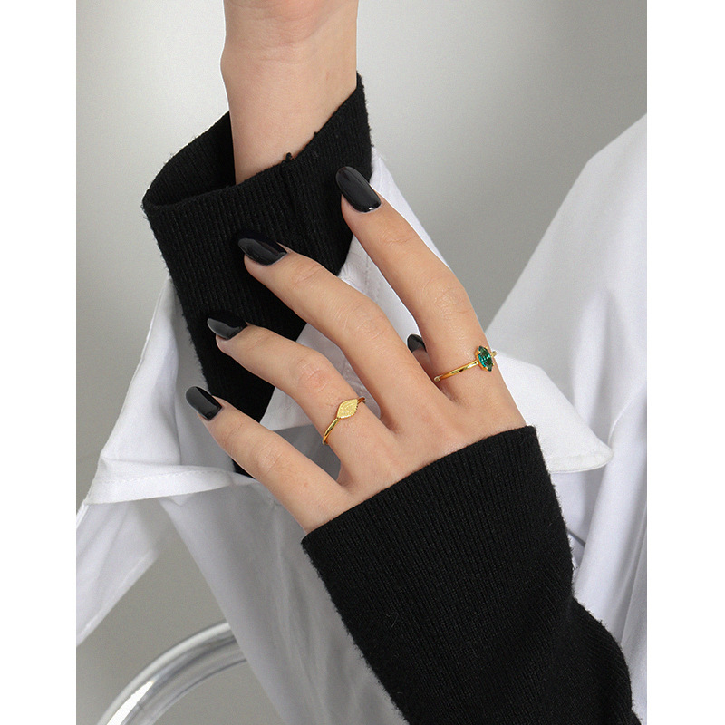 Women's Simple Temperament Sterling Silver Fine Ring - Image 3