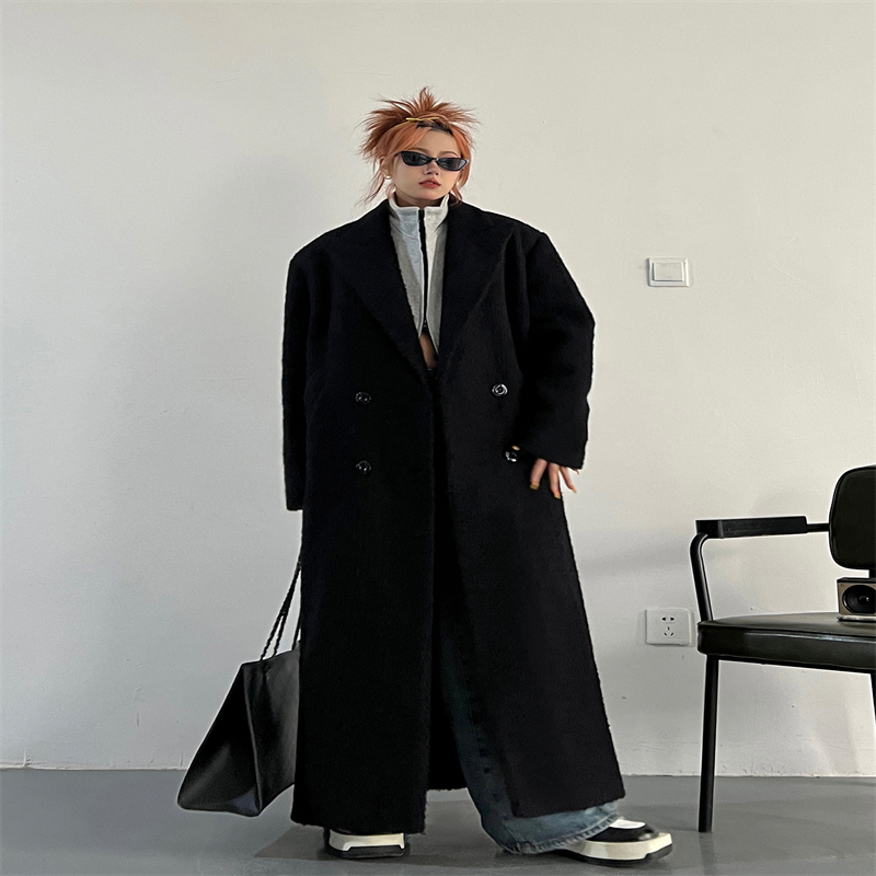 British Style Thick Black Loose Extended Velvet Woolen Coat Image 3