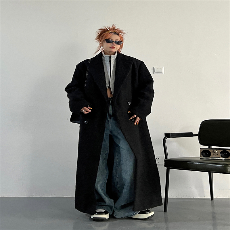 British Style Thick Black Loose Extended Velvet Woolen Coat Image 6
