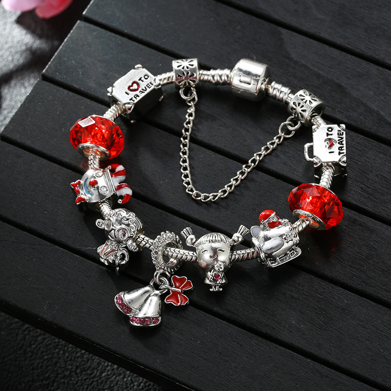 Christmas Tree Beaded Bracelet Image 3