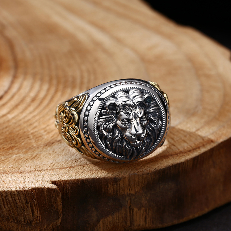 Lion Vintage Distressed Ring Image 4