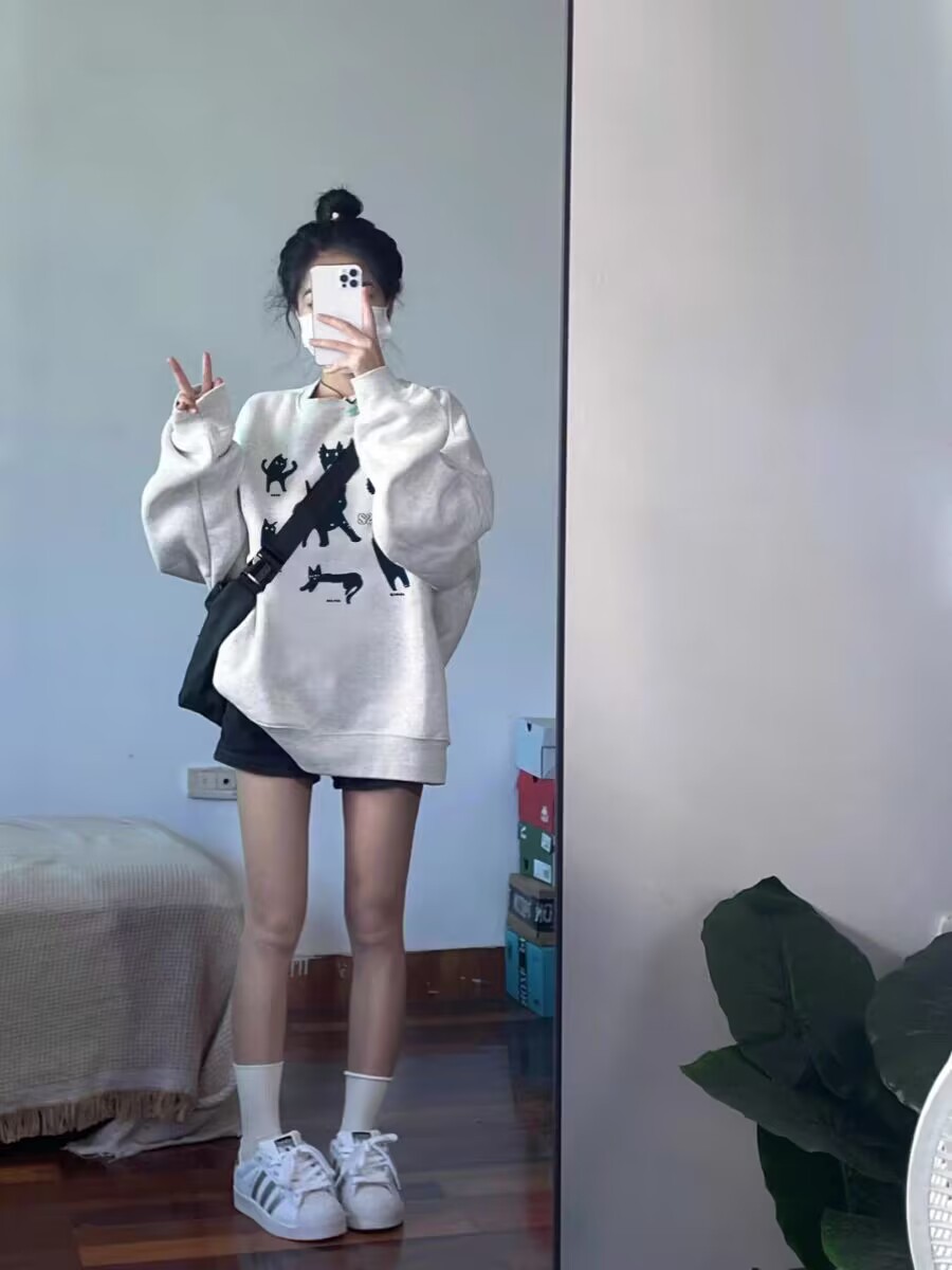 Sweater Image 4