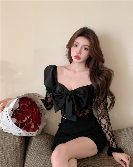 Square Neck Women's Short Bow Lace Stitching Shirt Image 6