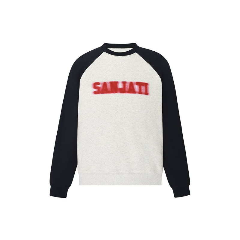 Versatile styling of Raglan T-shirt