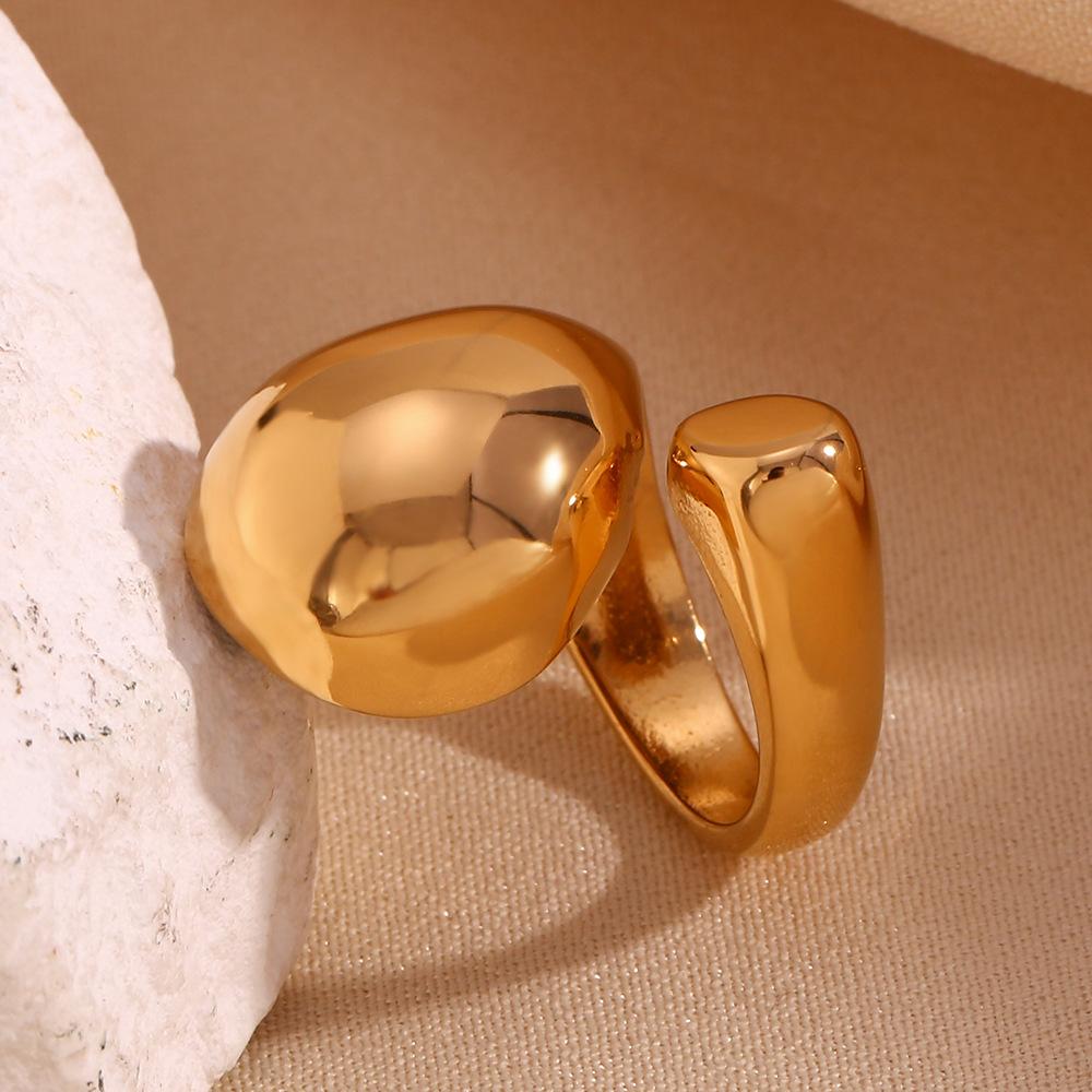Rosie Gold Ring Image 6