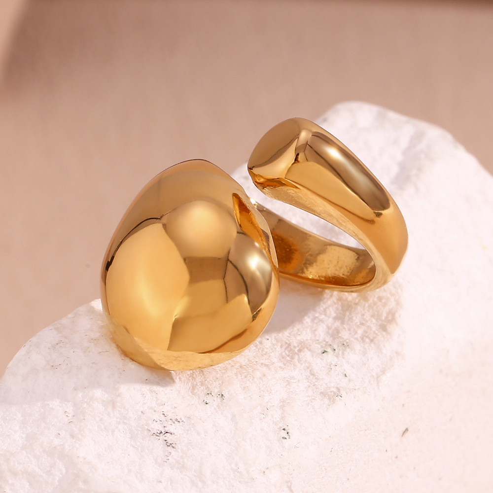 Rosie Gold Ring Image 8