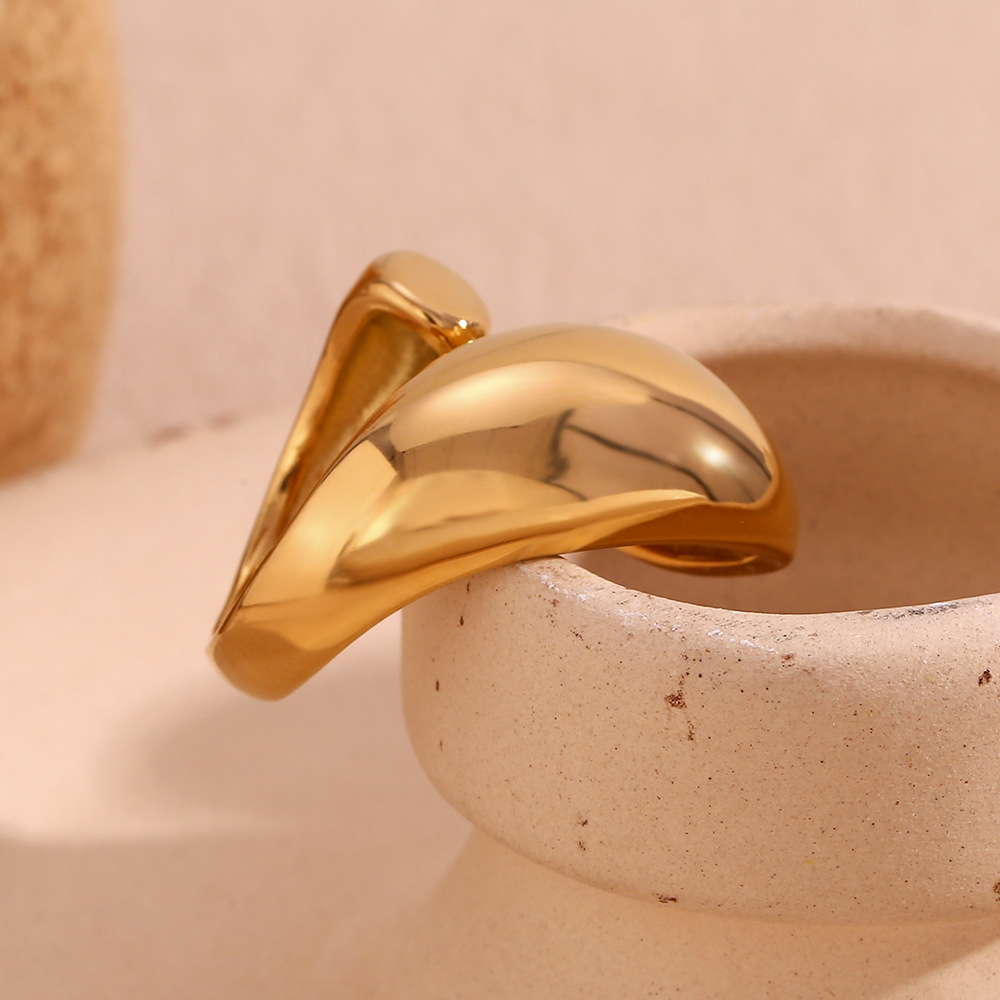 Rosie Gold Ring Image 5