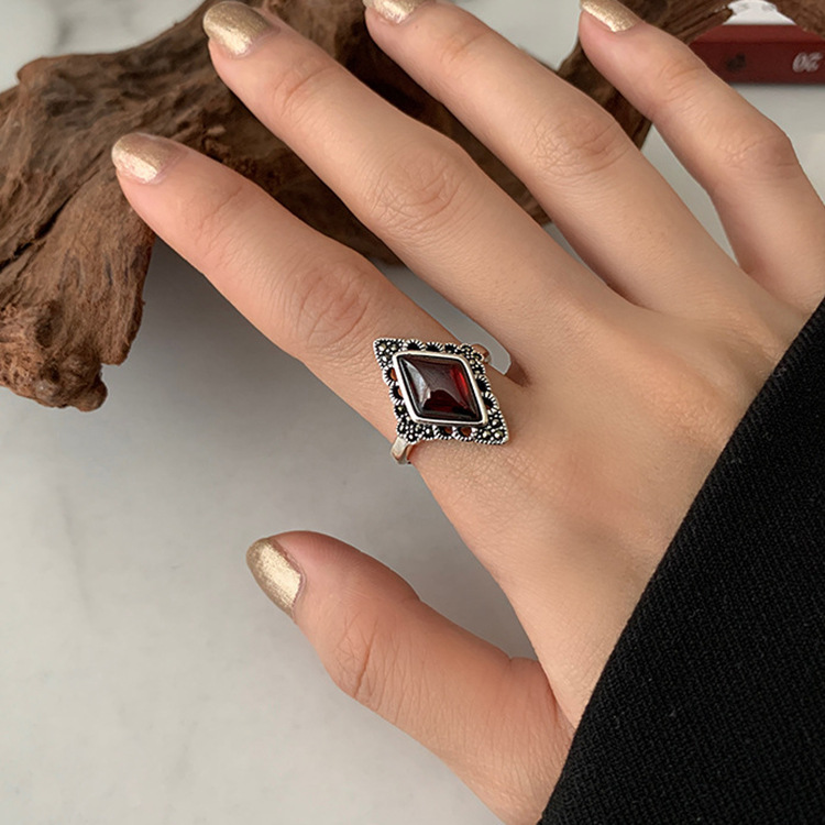 Retro Diamond Ring Image 5