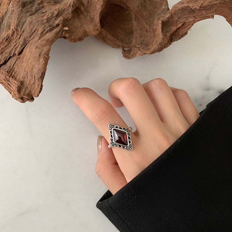 Retro Diamond Ring Image 3