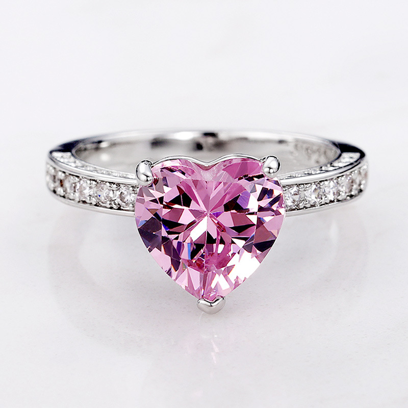 Anillo de circonita en forma de corazón Imagen 7