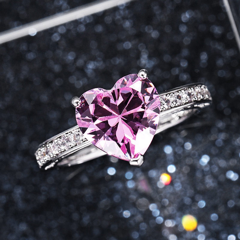 Anillo de circonita en forma de corazón Imagen 3