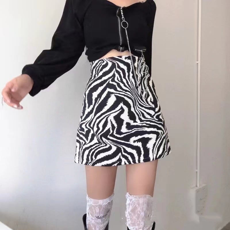 Zebra Pattern Skirt Image 2