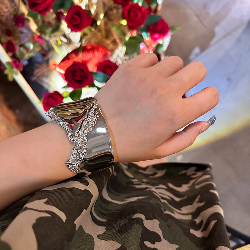 Close-up of the bracelet