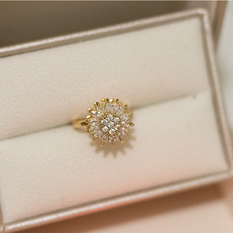 Sunflower Ring Detail