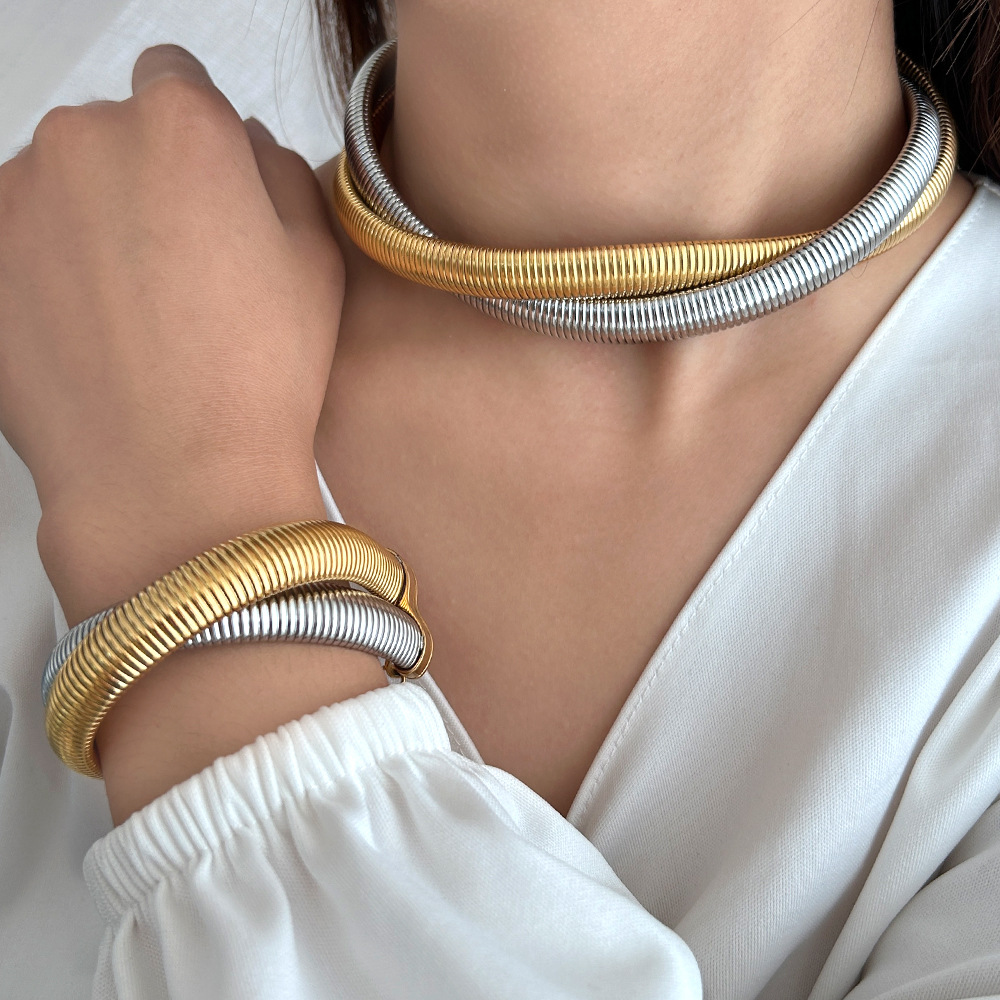 Stylish Neckline
