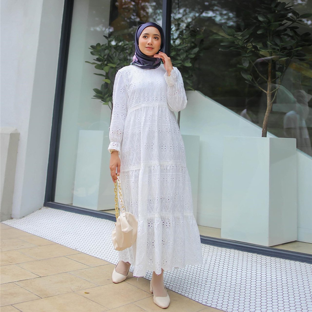 Hollow Lace Dress Image 4