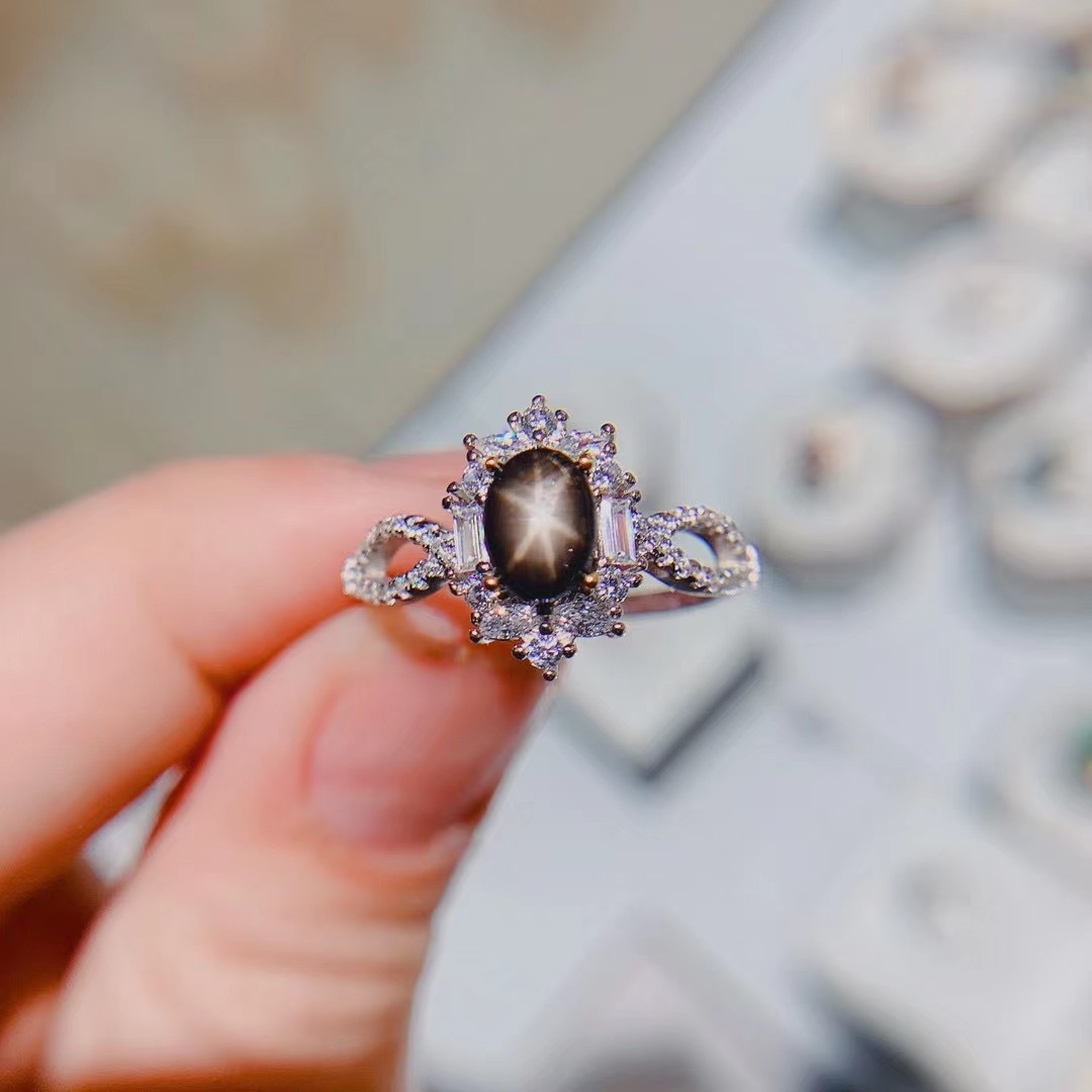 Natural Star Sapphire Ring - Image 1