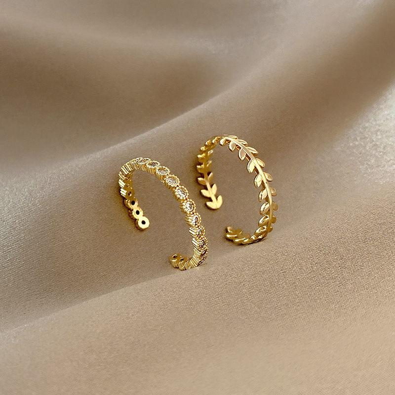 Gold Vintage Leaf Ring