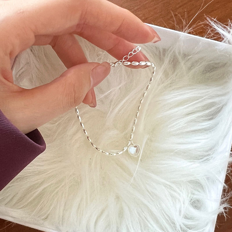 Women's Loving Heart Bracelet Image 1