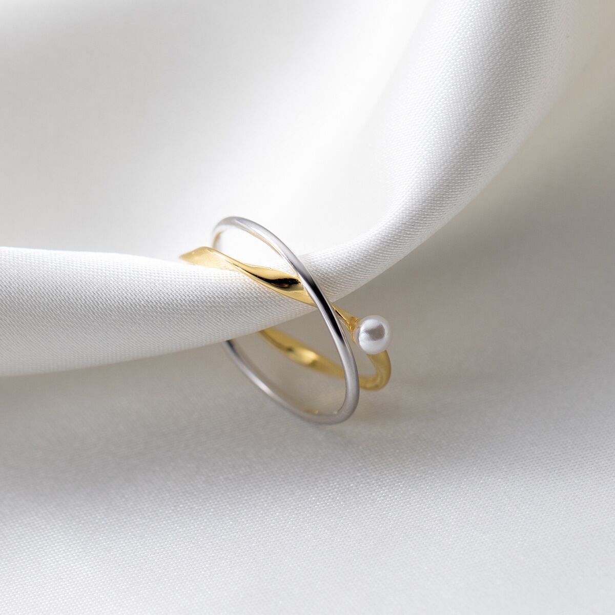 Cross Pearl Ring Image 2