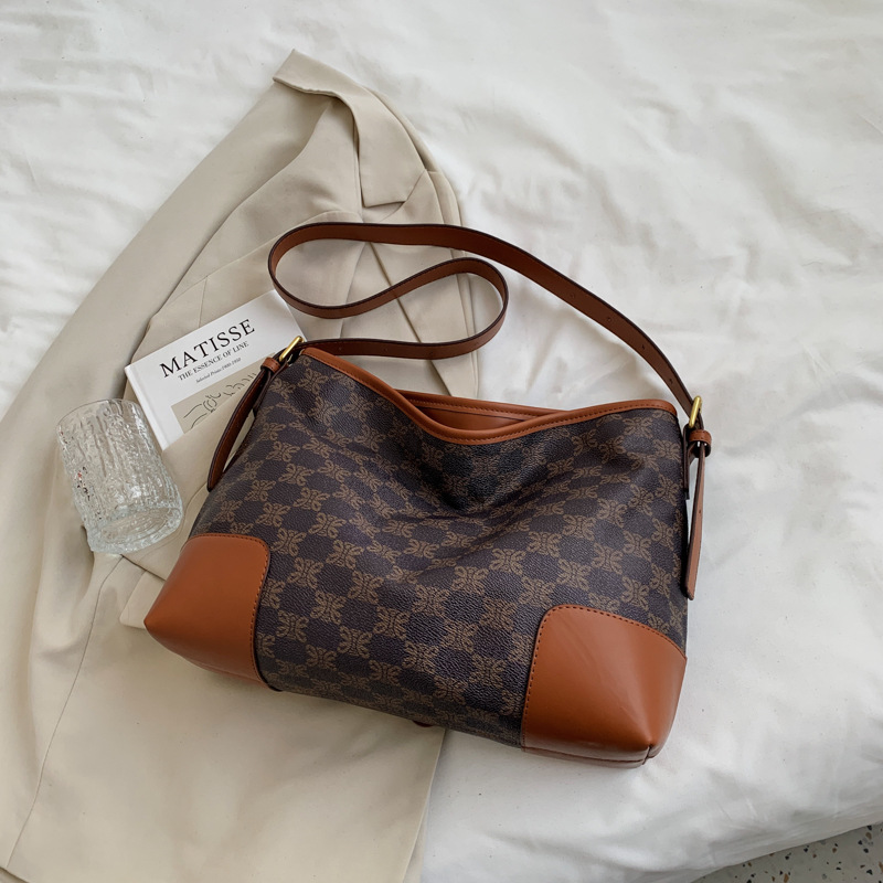 Retro Women Fashion Bag - Great Accessory