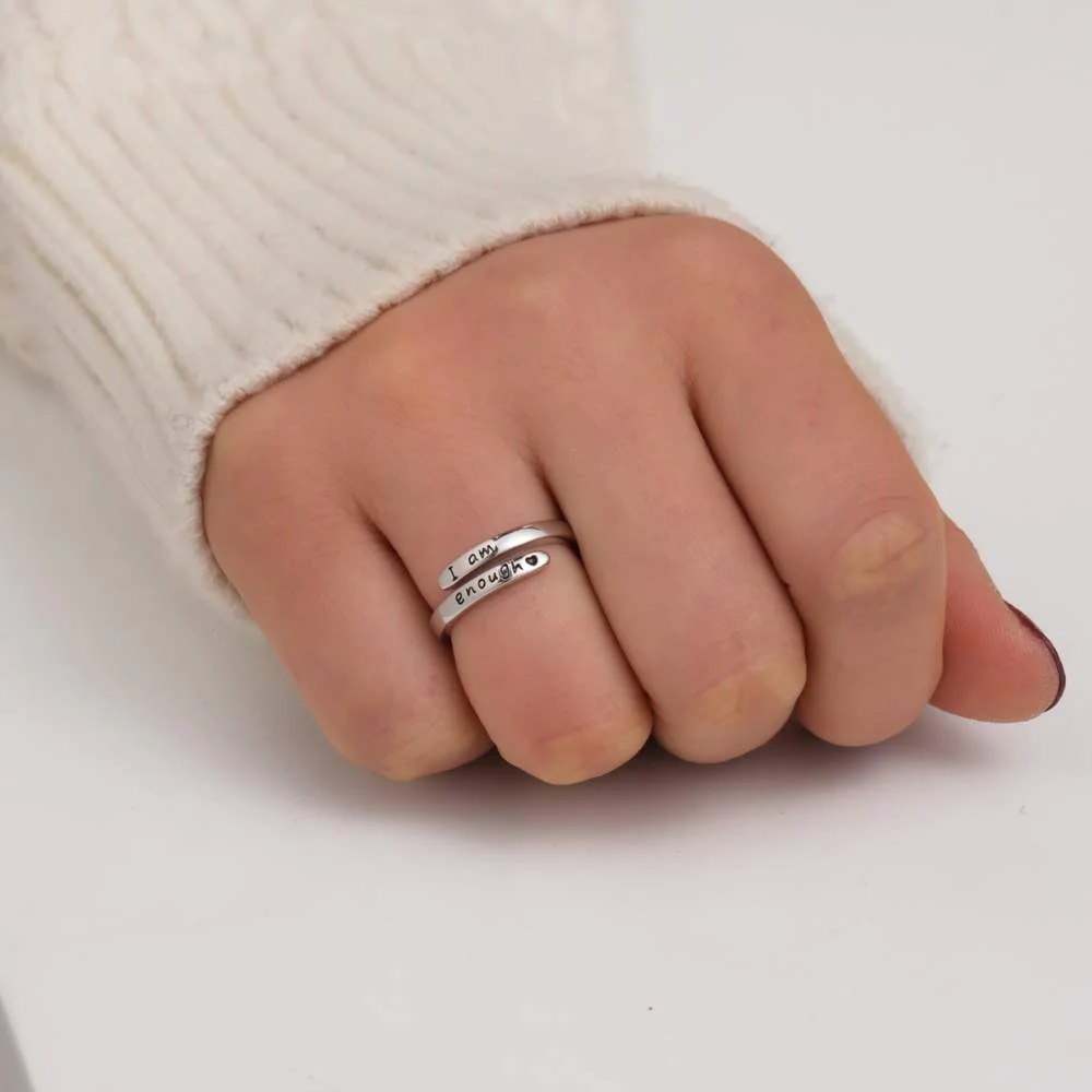Elegant Design of Women's Forefinger Ring
