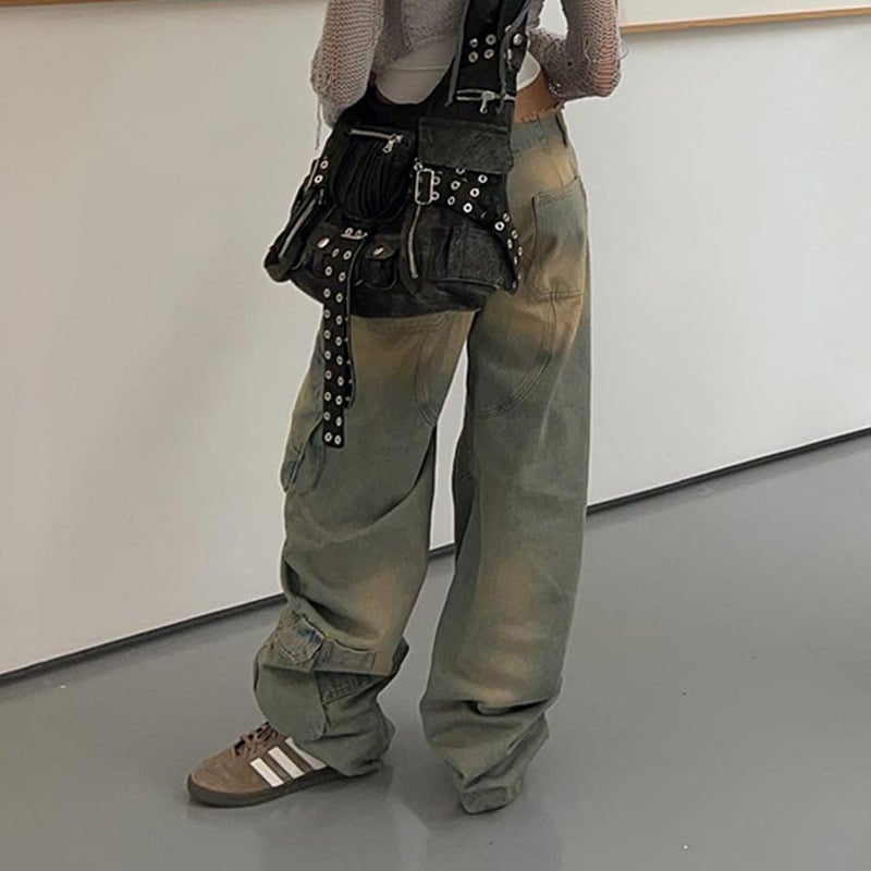 Casual outfit with overalls