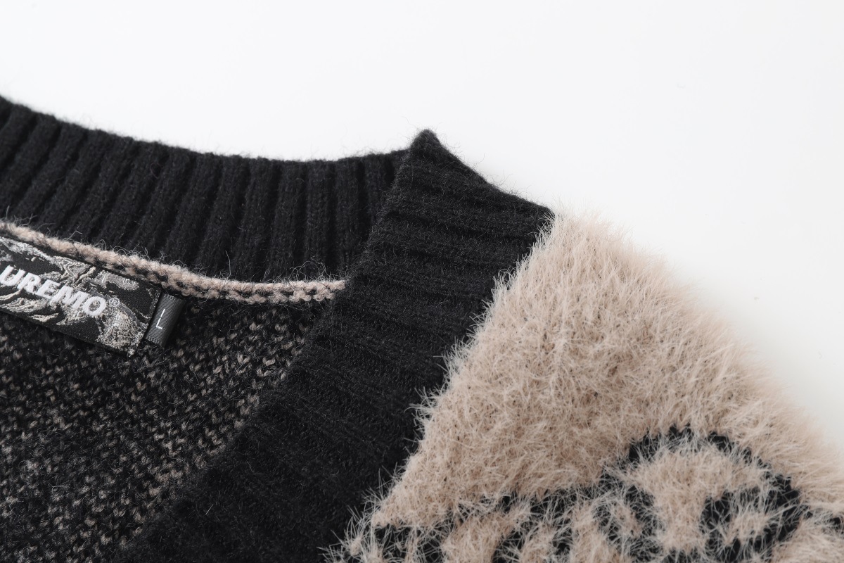 V-neck Sweater Image 15