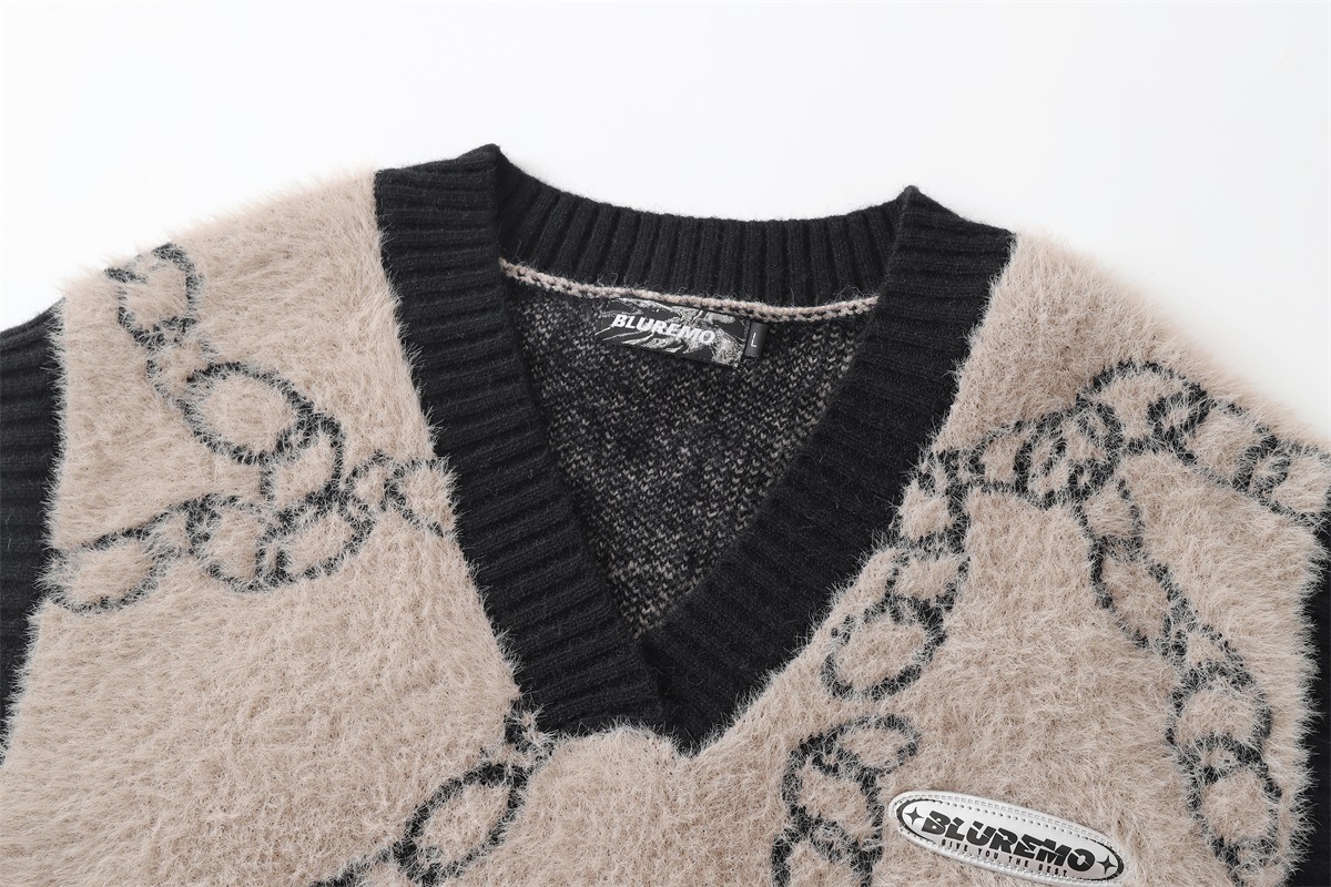 V-neck Sweater Image 11