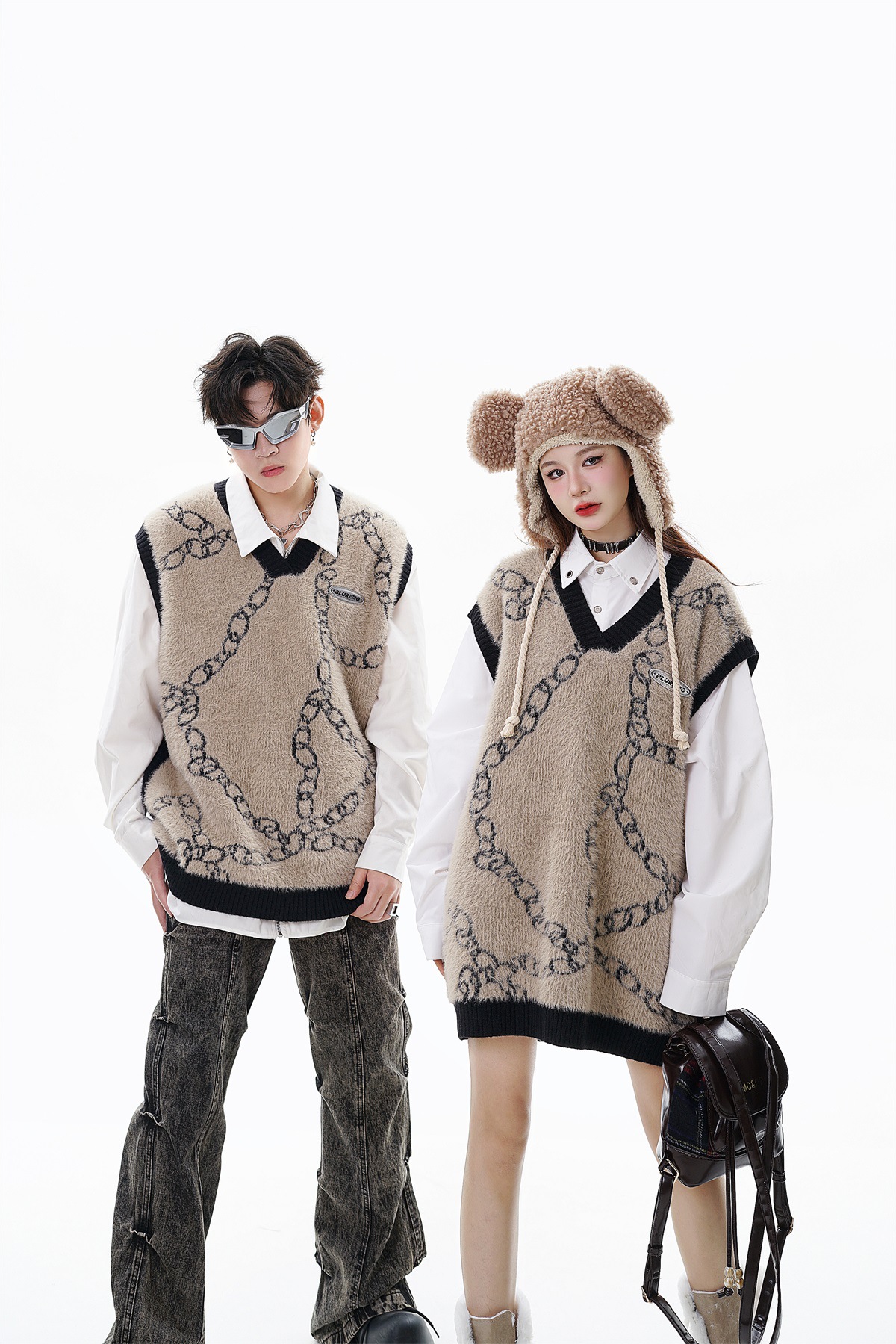 V-neck Sweater Image 12