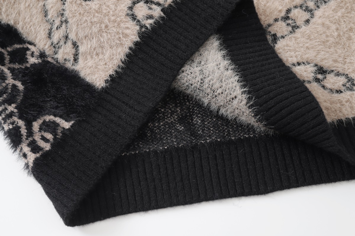 V-neck Sweater Image 4