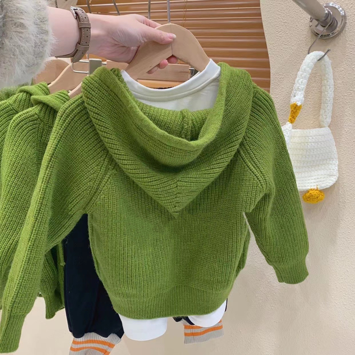 Sweater Image 4