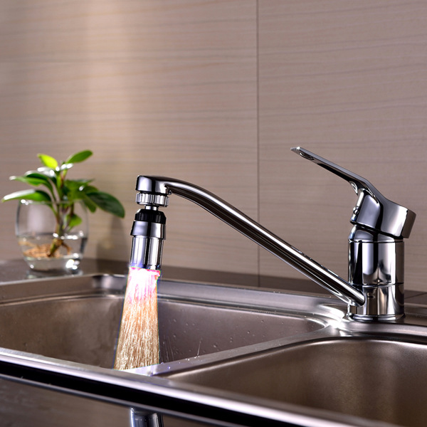 360-degree Rotating Sensor Faucet Image 4