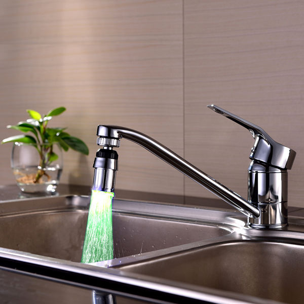 360-degree Rotating Sensor Faucet Image 2