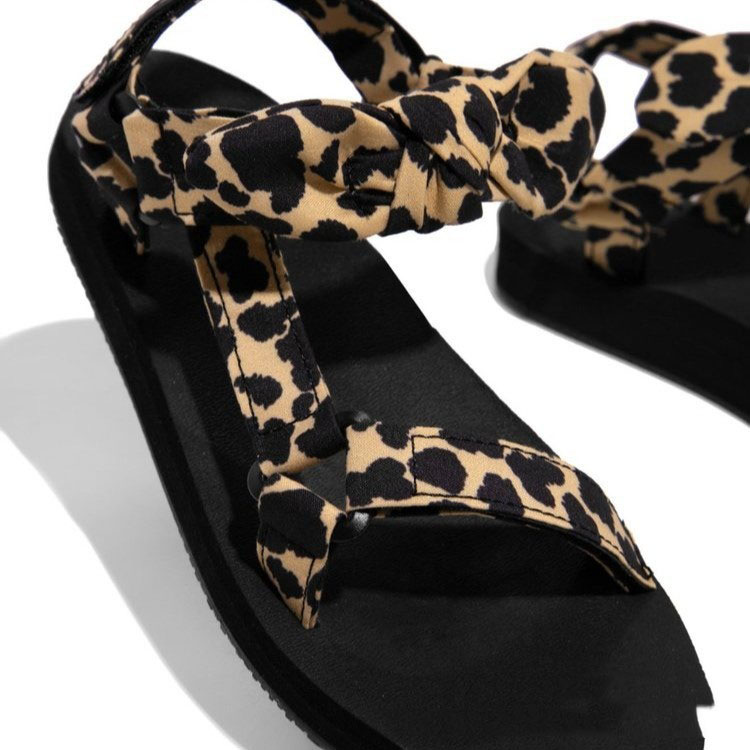 Sandals in different colors