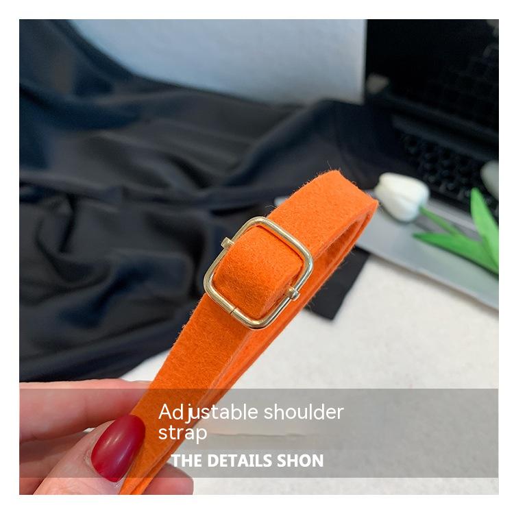 Felt Diamond Plaid Bag - Stylish Look