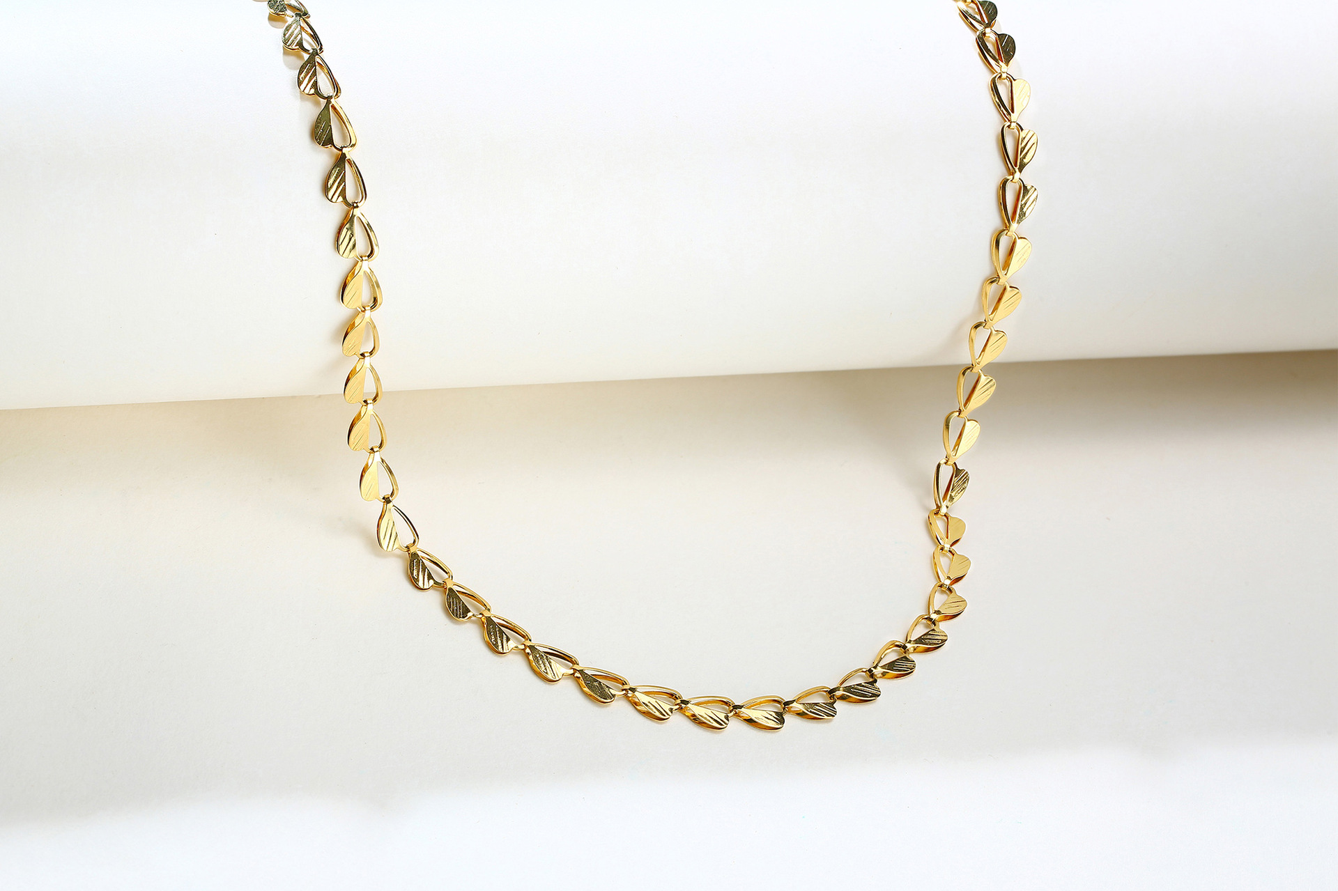 Stainless Steel Leaf Necklace in Use
