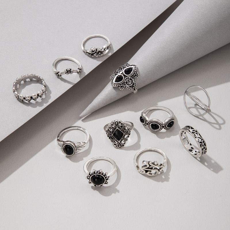 Fashion Retro Women's Flower Ring Image 3