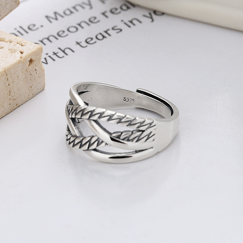 Twist Shape Line Cross Ring Image 2