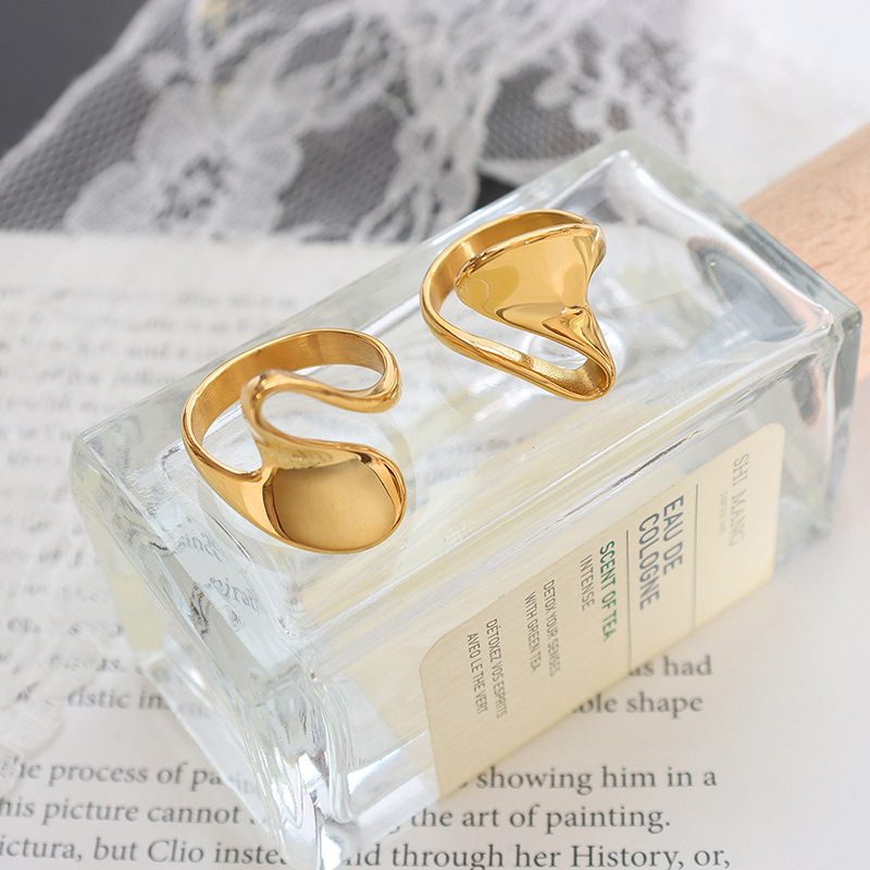Geometric Ring 1