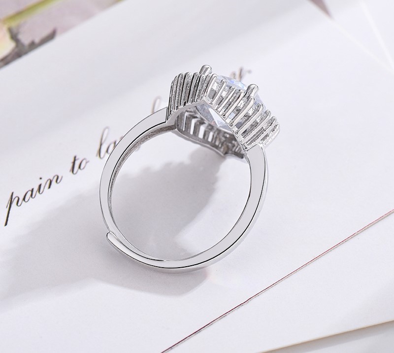 Moissanite Ring Image 4