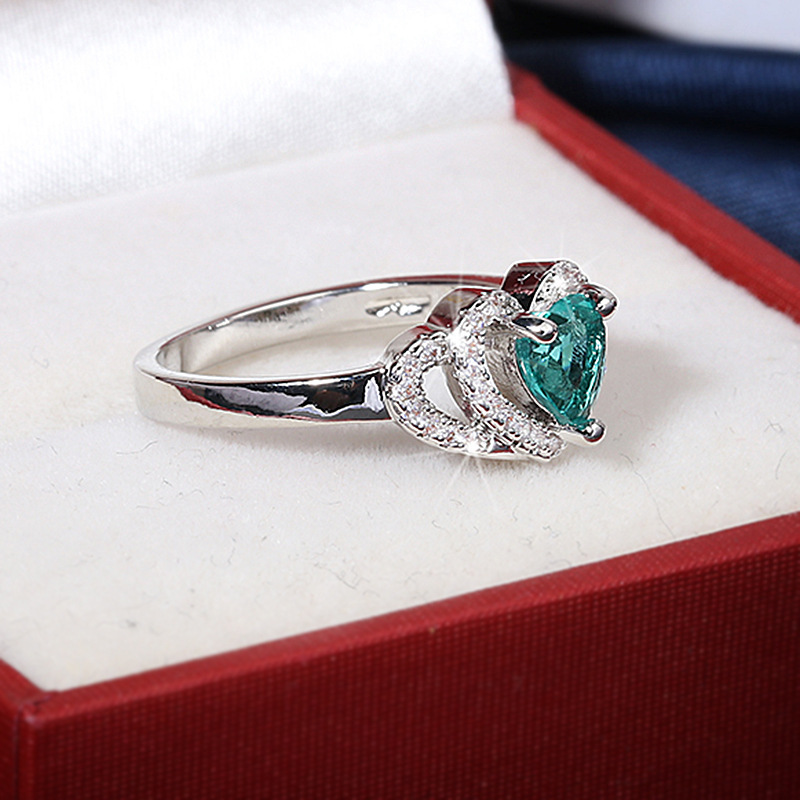 Imagen 1 del Anillo en Forma de Corazón de Circón Verde
